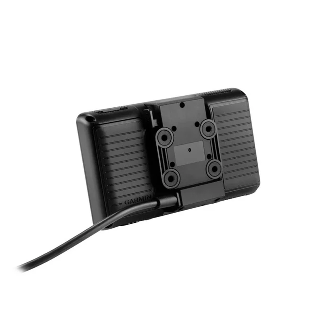 Navegador portátil aera 660, muestra información de trafico aéreo y una excelente visualización por medio de su pantalla con visión 3D touch screen. - Image 3