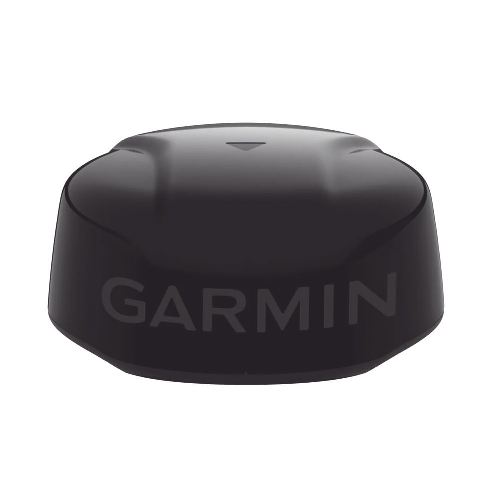 Radar  tipo domo GMR Fantom 18x color negro de hasta 48 Millas Náuticas de alcance máximo, con 50 W de potencia.