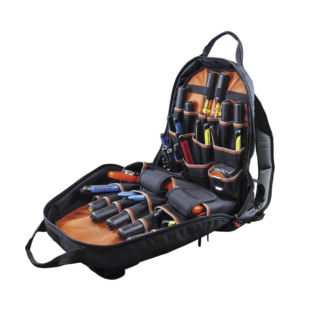 Mochila para Herramientas Tradesman Pro™ de 44.5 cm en Color Negro con 35 Bolsillos (No incluye herramientas). - Image 4