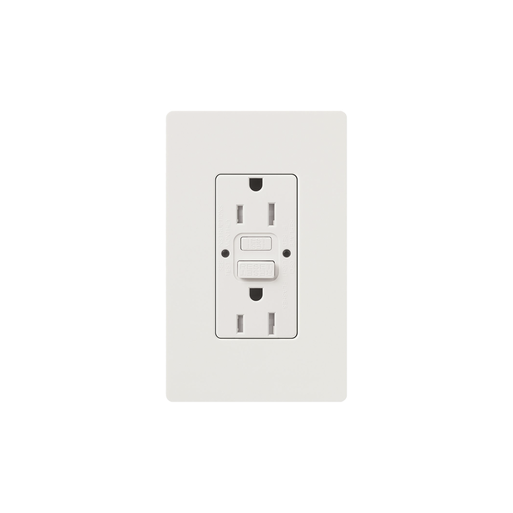 Tomacorriente 125V 15A resistente a manipulaciones, color blanco.