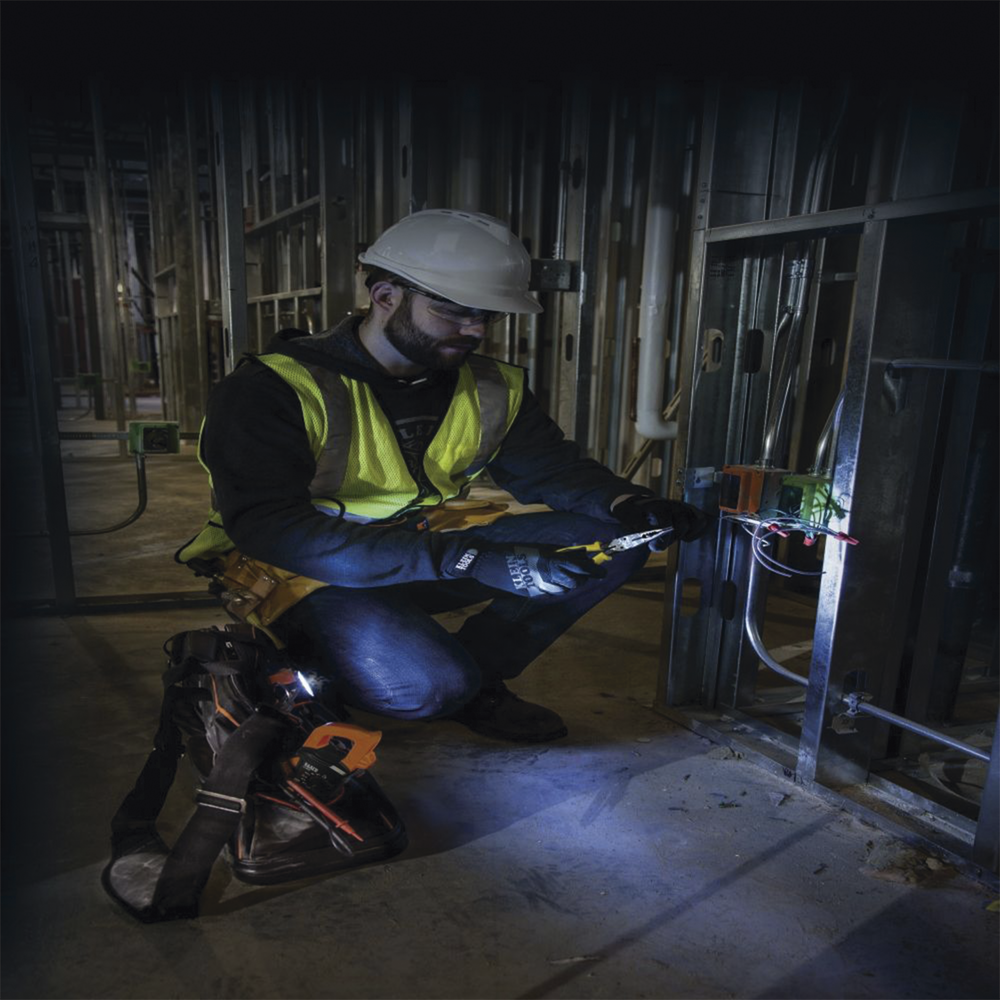 Amperímetro Digital de Gancho con Media Cuadrática Real de Rango Automático de 600 A CA. - Image 8