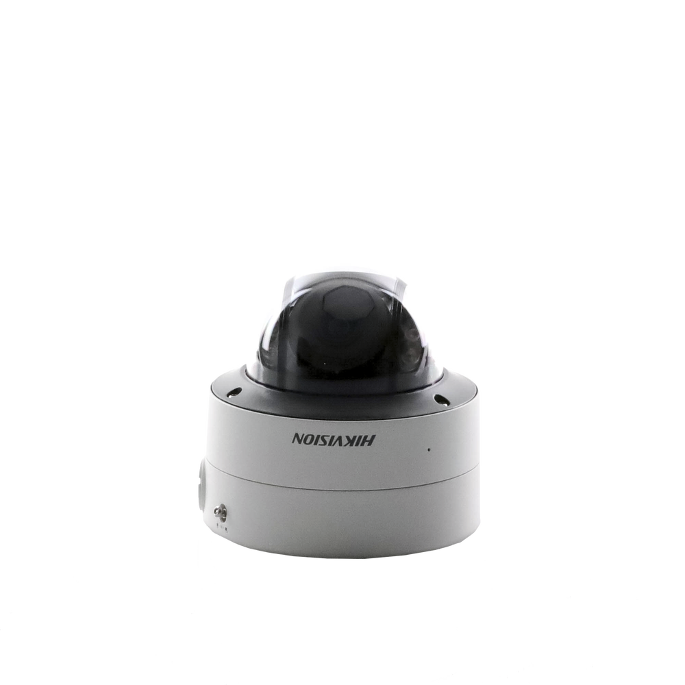 Domo IP 4 Megapixel / Imagen a Color 24/7 / Lente 2.8 - 12 mm / Luz Blanca 40 mts / WDR 130 dB / Exterior IP67 / IK10 / Captura Facial / Videoanaliticos / AcuSense - Image 2
