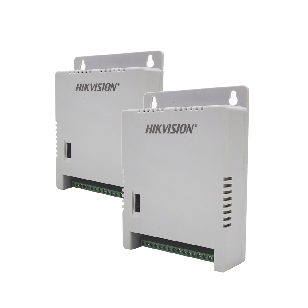 2 Fuentes de Poder Regulada (12 Vcc / 13.5 Vcc / 15 Vcc) para 16 Cámaras / 1 Amp por Salida / Voltaje de Entrada 90 - 130 VCA / Soporta 4K / Modo para Largas Distancias
