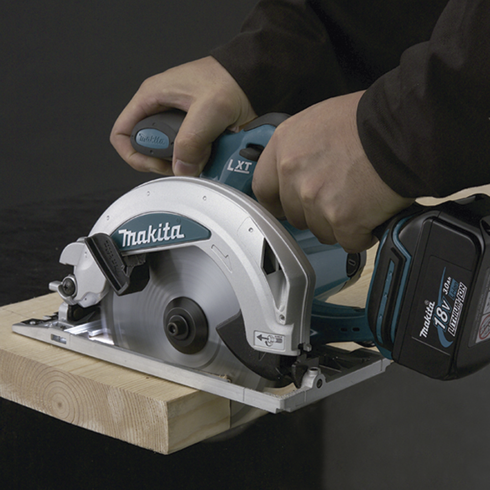 Sierra Circular Inalámbrica de 18V, Diámetro de Disco 6-1/2in, 3700 Rpm , Incluye 2 Baterías Li-Ion de 3.0 Ah, Cargador y Maletín. - Image 4