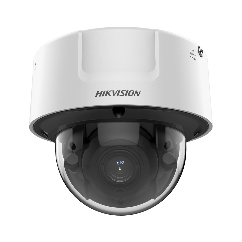 Domo IP 8 Megapixel / Lente Mot. 8 a 32 mm / DARKFIGHTER / WDR 120 dB / IK10 / IR 30 mts / Conteo Facial / Detección Facial / Interior / PoE / Búsqueda por Atributos / Micrófono Integrado / MicroSD