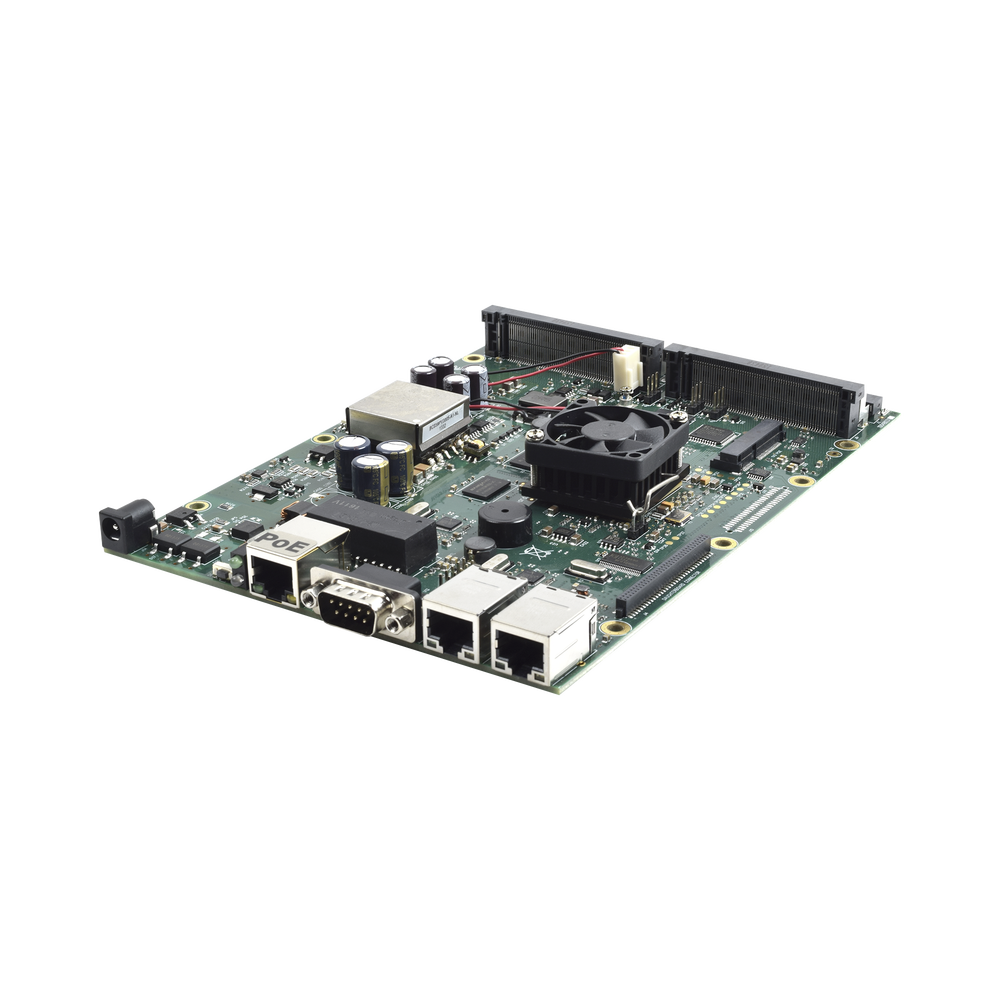 (RB800) RouterBOARD, 3 puertos Gigabit, 4 ranuras miniPCI de expansión  para ofrecer un MIMO 8x8