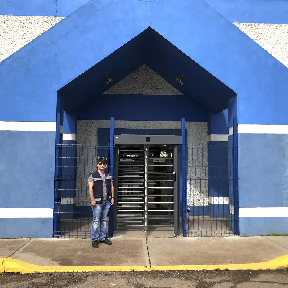 Torniquete Sencillo / Cuerpo Completo / Interior/Exterior / 100% Acero con Pintura Gris / EJE CENTRAL de Acero Inoxidable /Acabado de Lujo / Alto Tráfico - Image 8